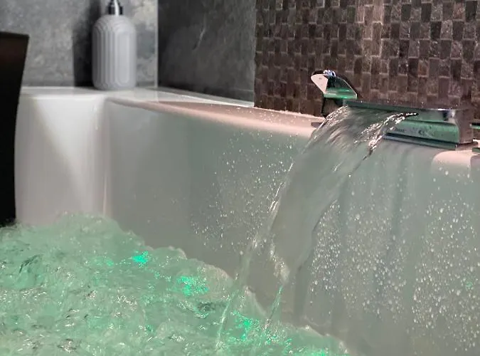 Bialy Z Jacuzzi Apartman Krakkó