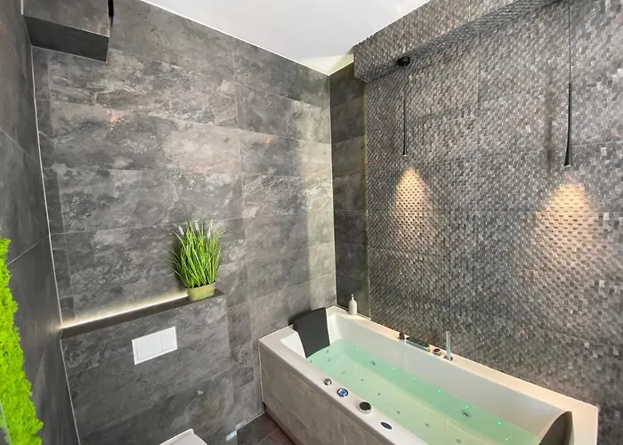 Bialy Z Jacuzzi Apartment Krakow