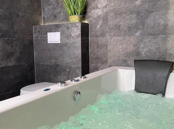 Bialy Z Jacuzzi Apartment Krakow